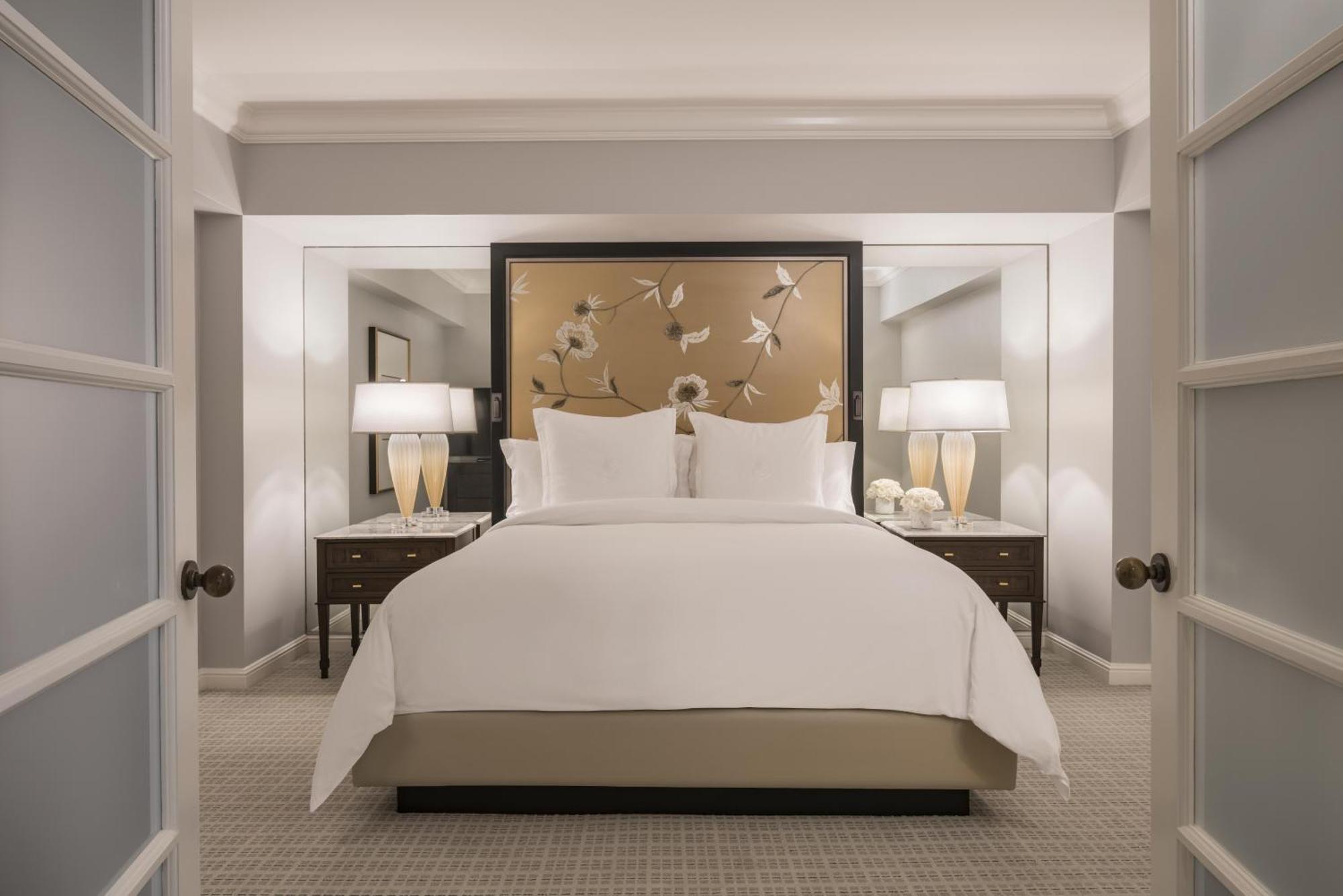 Hollywood Suite King Bed,1435132720:JPEG